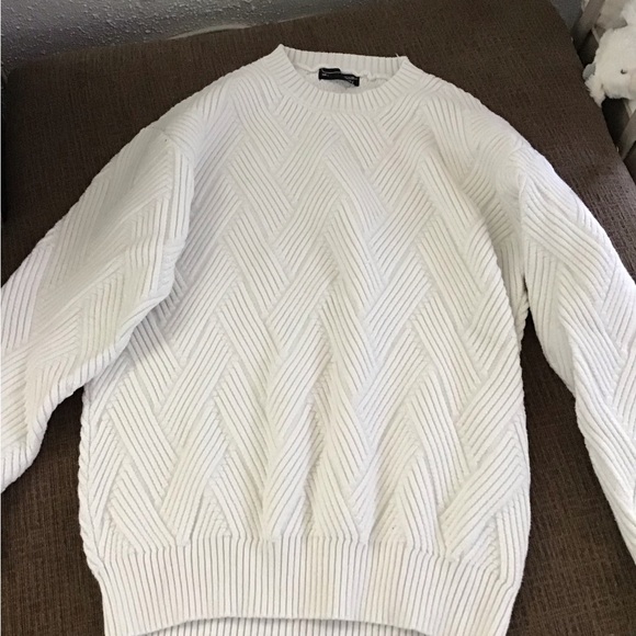 Cozy White Ribbed Knit Sweater - Picture 1 of 2